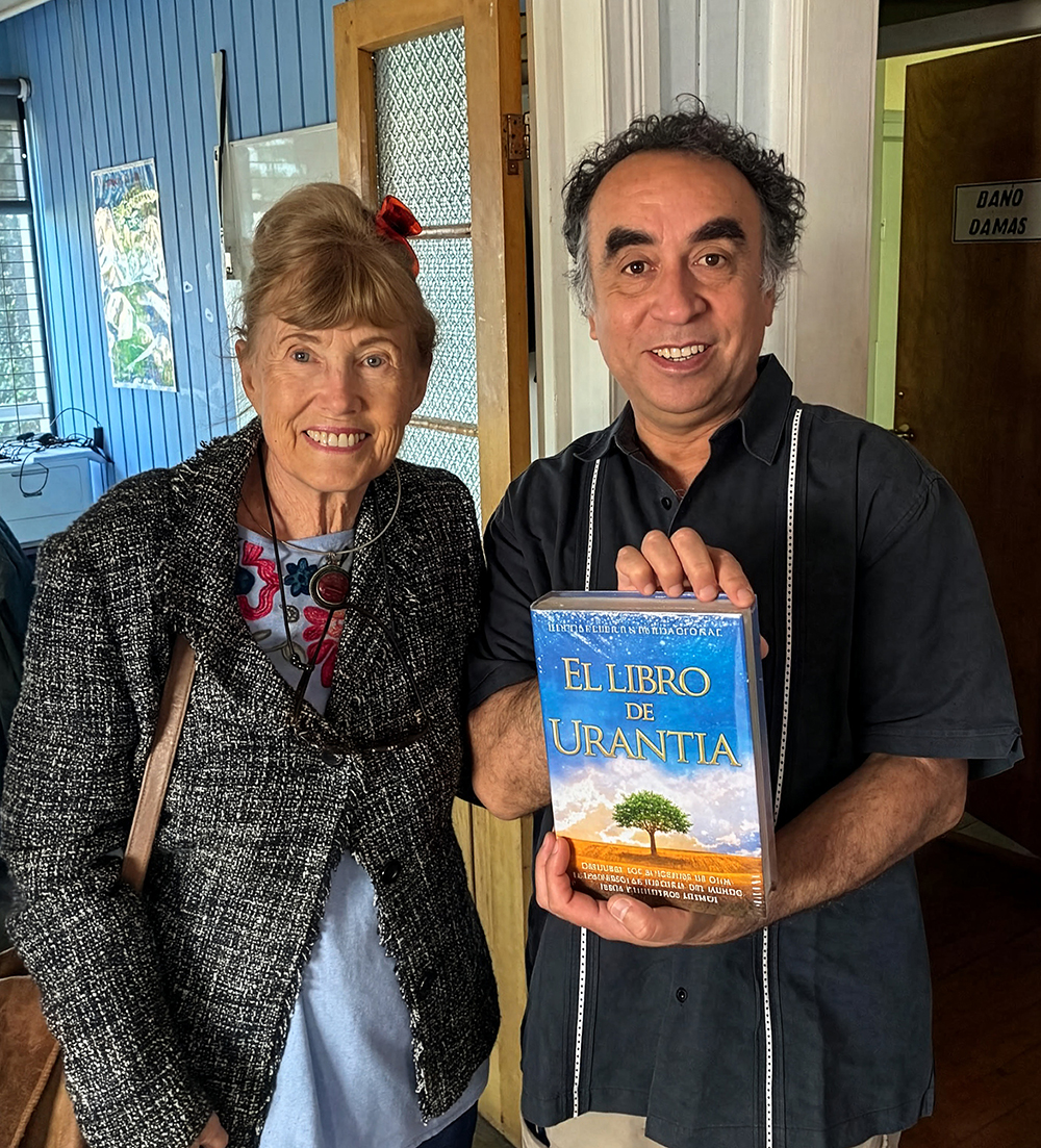 Marian Hughes, Ancud