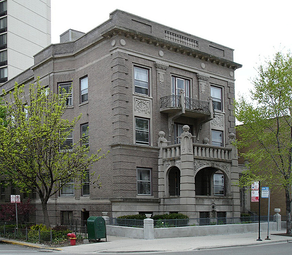 533 West Diversey Parkway, Chicago, USA