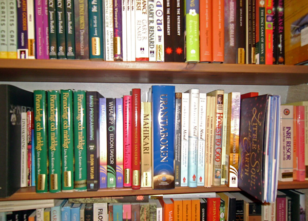 Urantiaboken on the shelves in Vattumannen Urantiaboken on the shelves in Vattumannen