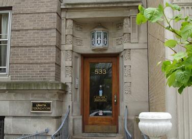 533 Diversey Parkway